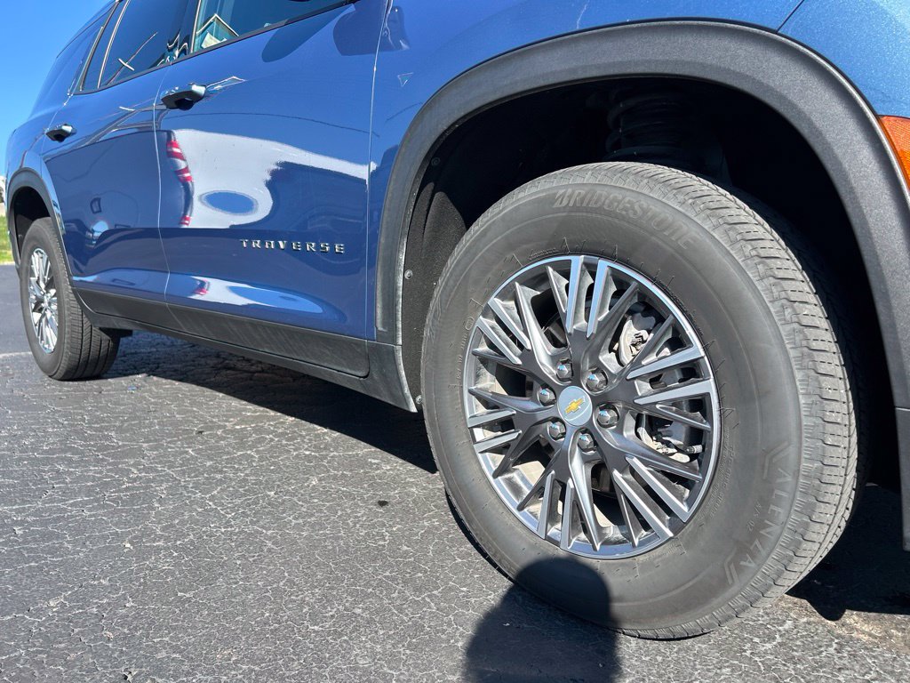 Used 2026 Chevrolet Traverse LT AWD/4WD image 10