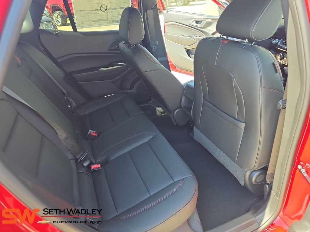 New 2026 Chevrolet Trax RS w/ Sunroof Package FWD image 11