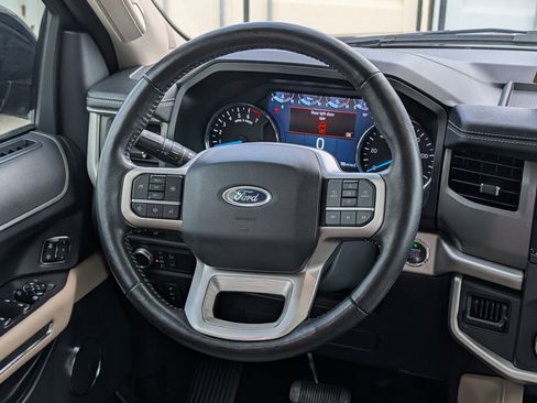 Certified 2022 Ford Expedition Max XLT image 19