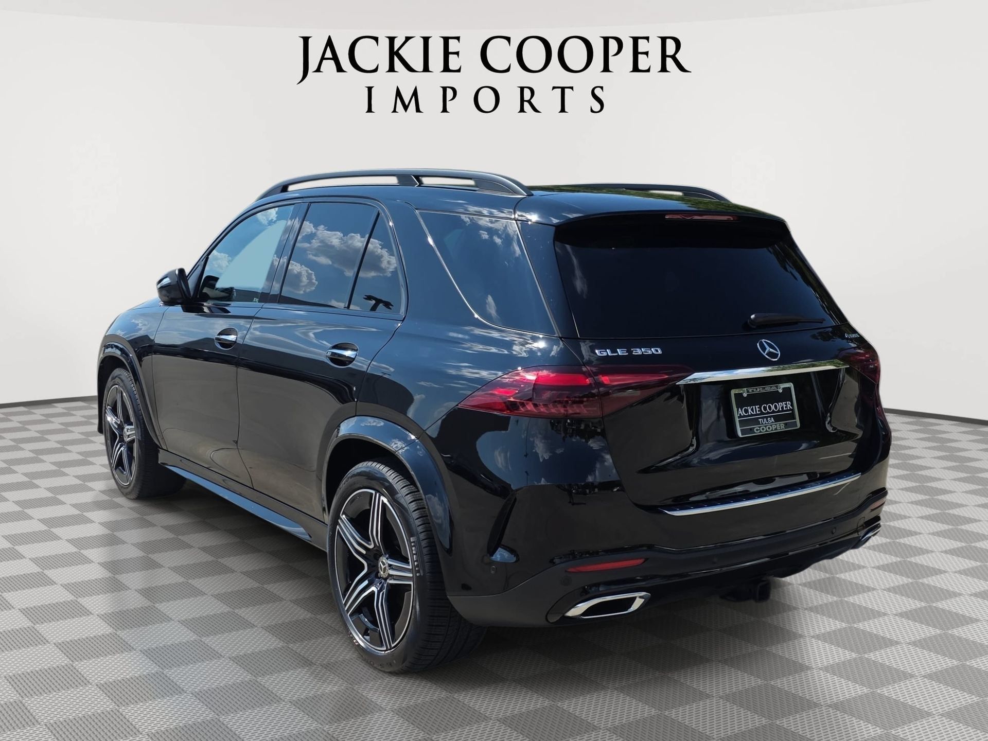 Used 2024 Mercedes-Benz GLE 350 4MATIC image 7