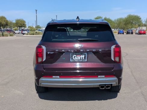 Used 2023 Hyundai Palisade Calligraphy FWD image 4