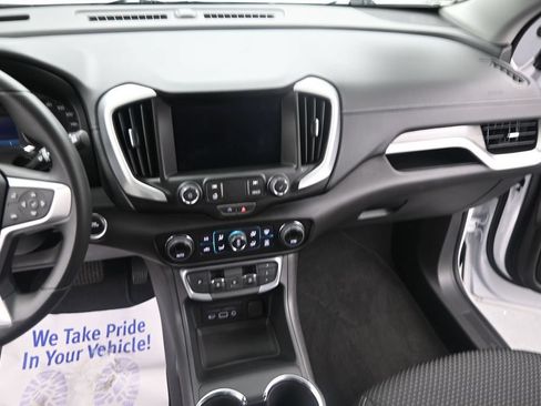 Used 2024 GMC Terrain SLE w/ Driver Convenience Package FWD image 21