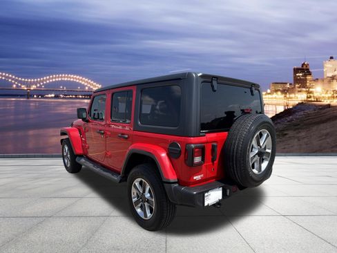 Used 2019 Jeep Wrangler Unlimited Sahara AWD/4WD image 3