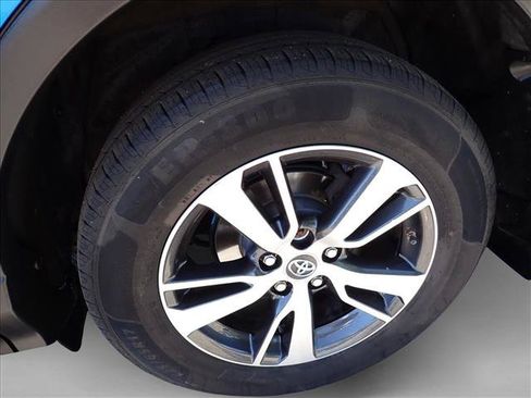 Used 2017 Toyota RAV4 XLE FWD image 7