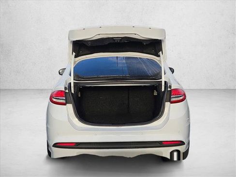 Used 2018 Ford Fusion SE w/ Fusion SE Technology Package image 6