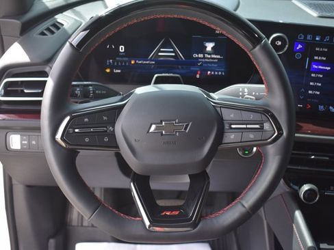 Used 2025 Chevrolet Traverse RS w/ LPO, Floor Liner Package image 21