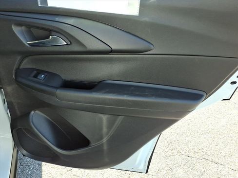 Used 2025 Chevrolet TrailBlazer LT AWD/4WD image 18