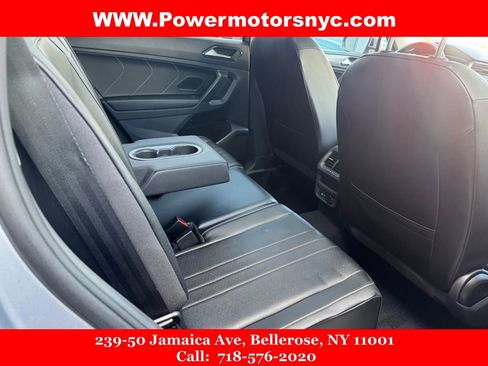 Used 2022 Volkswagen Tiguan SE w/ Panoramic Sunroof Package image 29