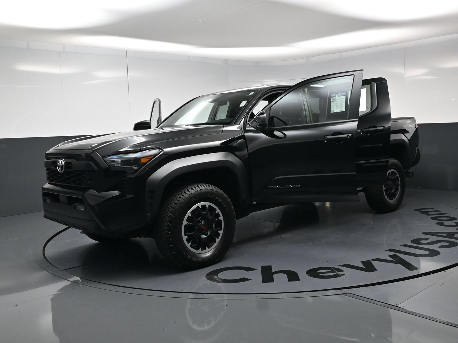 Used 2024 Toyota Tacoma TRD Off-Road AWD/4WD image 23