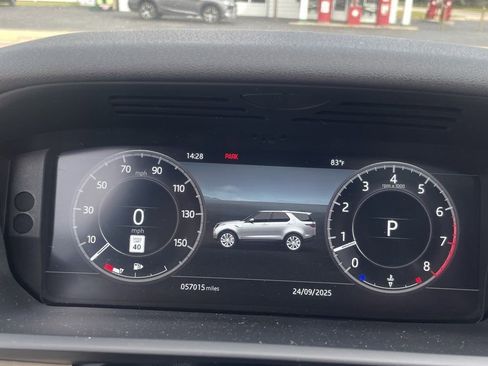 Used 2018 Land Rover Discovery HSE AWD/4WD image 7