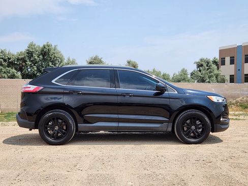 Used 2021 Ford Edge SEL w/ Class II Trailer Tow Package AWD/4WD image 2
