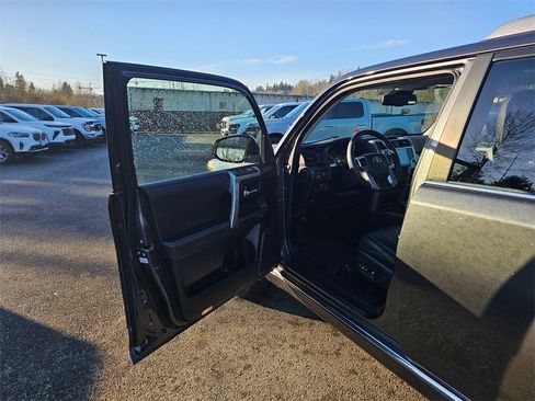Used 2022 Toyota 4Runner Limited image 21
