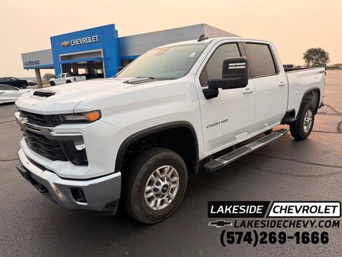 Used 2025 Chevrolet Silverado 2500 LT w/ Convenience Package AWD/4WD image 1