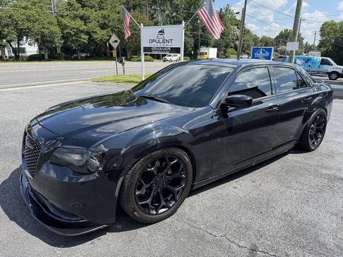 Used 2015 Chrysler 300 S RWD image 4
