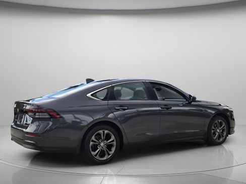 Certified 2023 Honda Accord EX image 7