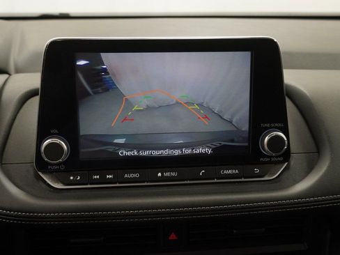 Used 2025 Nissan Rogue S image 28