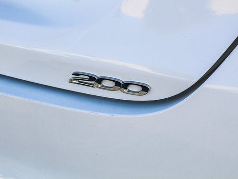 Used 2015 Chrysler 200 Limited image 11