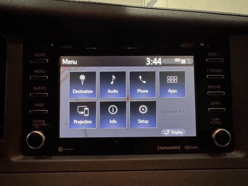 Used 2020 Toyota Sienna XLE 8 Passenger 4dr Mini Van image 28