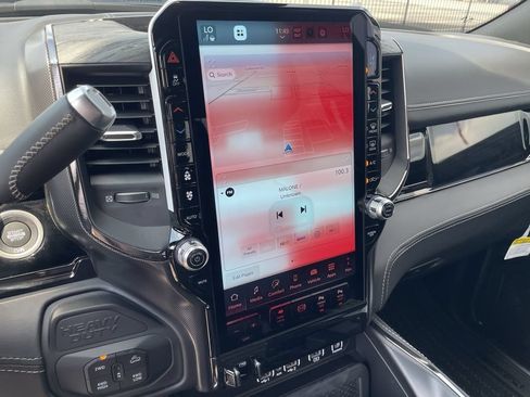 New 2025 RAM 2500 Limited AWD/4WD image 18