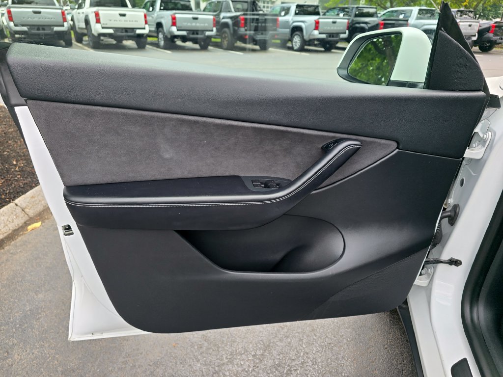 Used 2021 Tesla Model Y Long Range AWD/4WD image 15