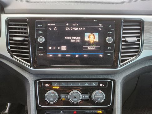 Used 2023 Volkswagen Atlas Cross Sport SE w/ Black Wheel Package image 21