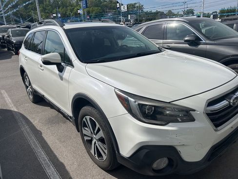 Used 2018 Subaru Outback 3.6R Limited image 2