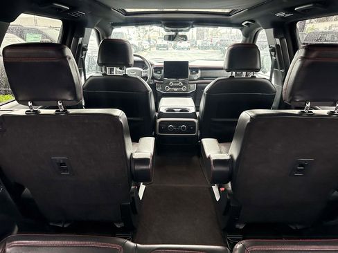 Used 2022 Ford Expedition Limited image 7