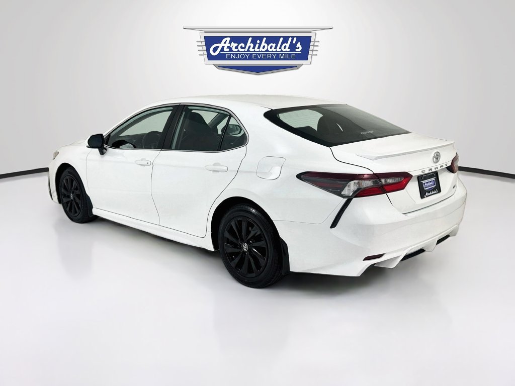 Used 2022 Toyota Camry SE FWD image 6