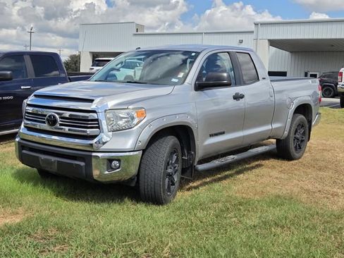 Used 2017 Toyota Tundra SR5 w/ SR5 Upgrade Package RWD image 3