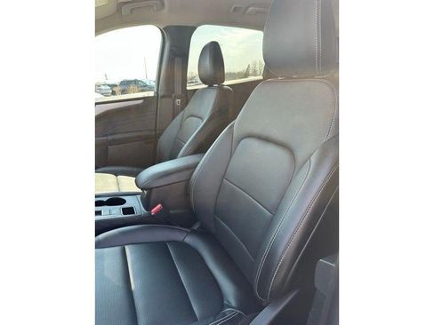 Used 2025 Ford Escape Platinum AWD/4WD image 41