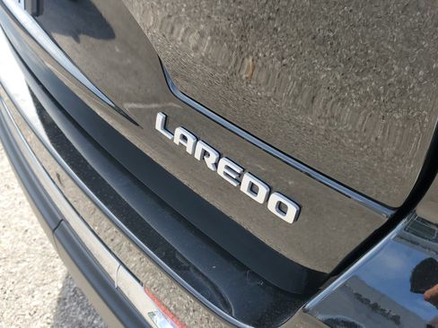 New 2025 Jeep Grand Cherokee Laredo image 5