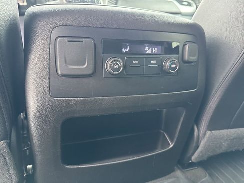 Used 2018 Chevrolet Tahoe LT image 12