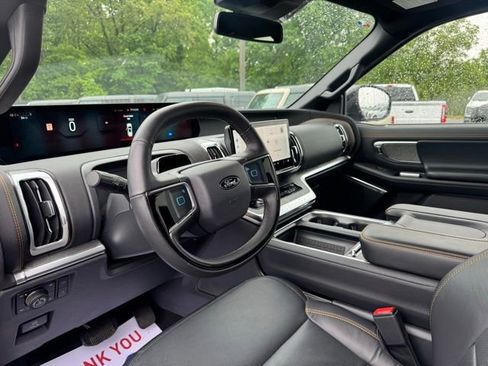 Used 2025 Ford Expedition Tremor AWD/4WD image 29