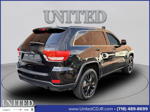 Used 2012 Jeep Grand Cherokee Altitude image 2