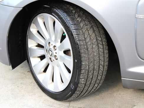 Used 2009 Jaguar XF Luxury image 12