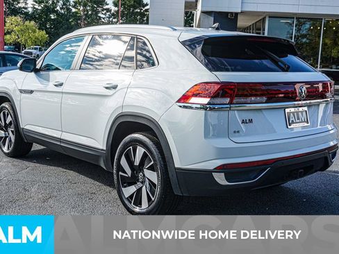 Used 2024 Volkswagen Atlas Cross Sport SE image 5
