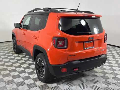 Used 2016 Jeep Renegade Trailhawk w/ Premium Trailhawk Package AWD/4WD image 7