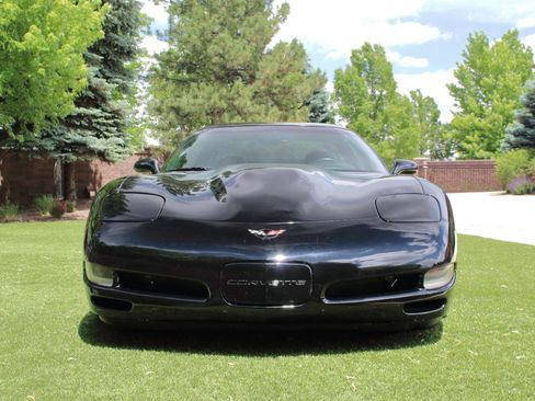 Used 1999 Chevrolet Corvette Coupe w/ Roof Pkg RWD image 11