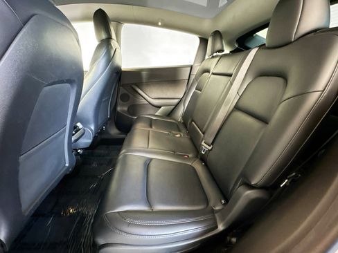 Used 2021 Tesla Model Y Long Range image 21