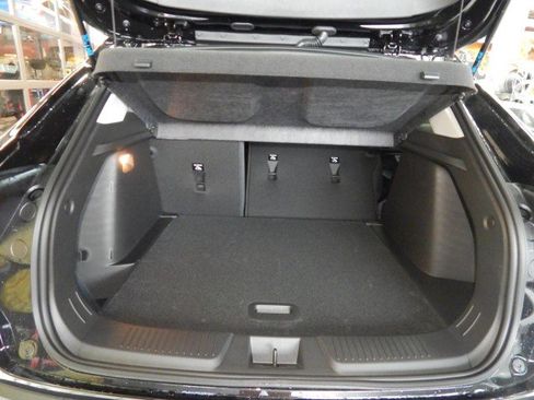 Used 2025 Chevrolet Trax LT w/ Driver Confidence Package image 7