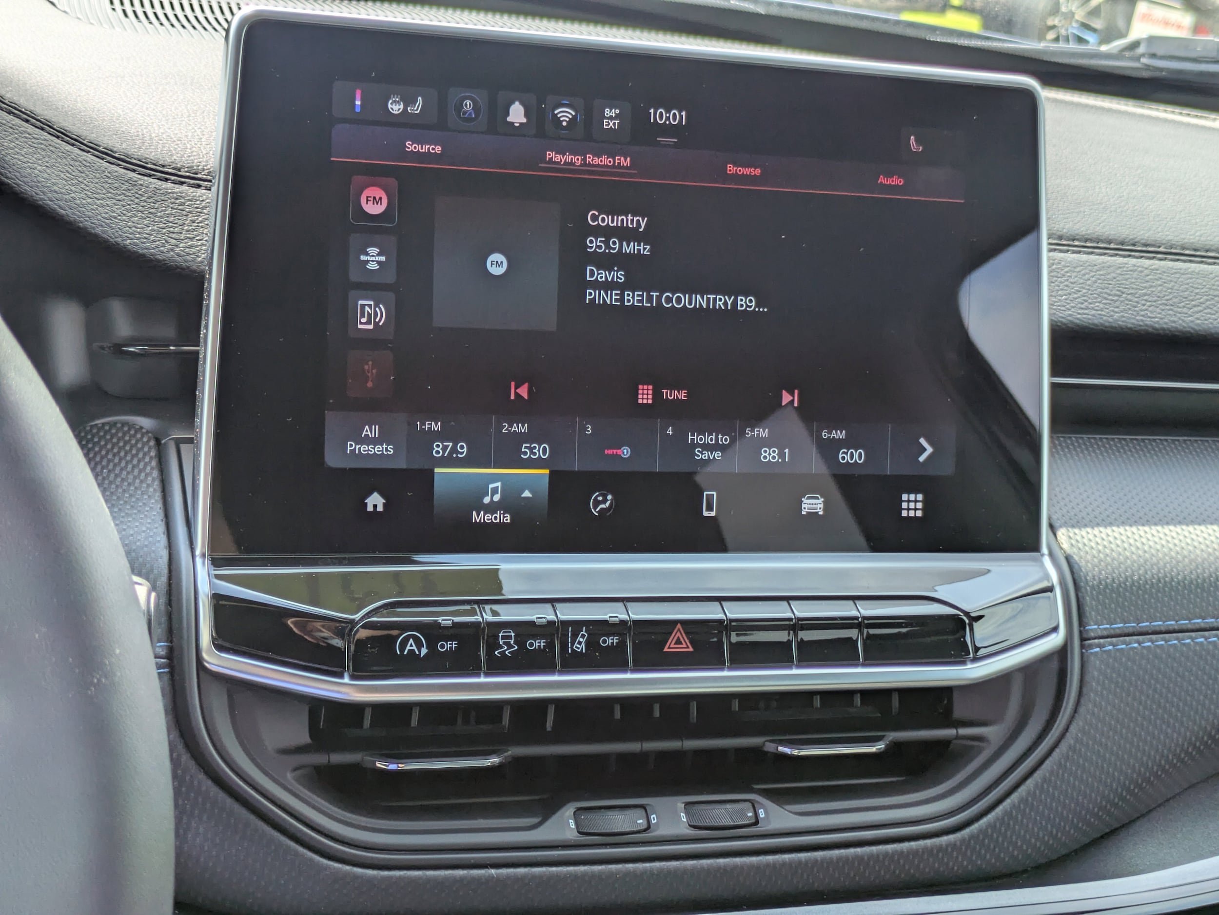 New 2026 Jeep Compass Latitude AWD/4WD image 13