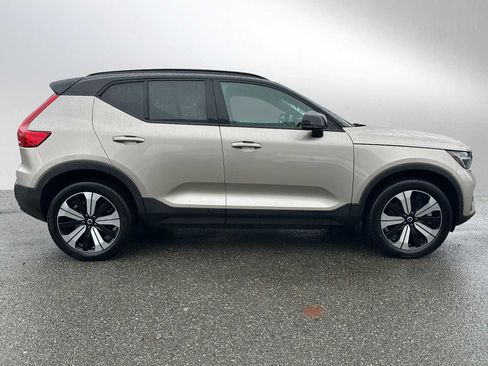 Certified 2023 Volvo XC40 Recharge Plus image 2