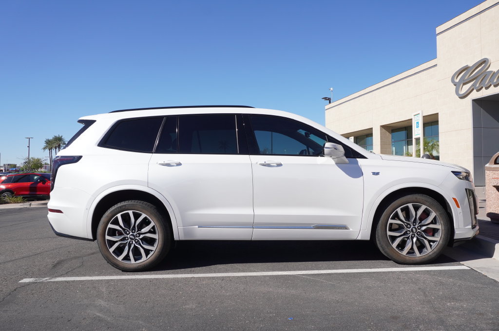 Used 2023 Cadillac XT6 Sport w/ Platinum Package AWD/4WD image 4