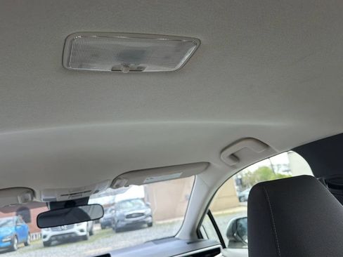 Used 2020 Toyota Corolla LE image 39