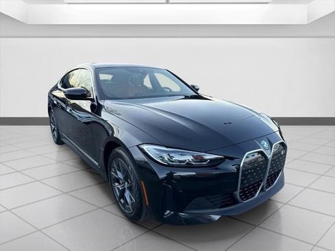 Used 2023 BMW i4 eDrive35 w/ Premium Package image 10