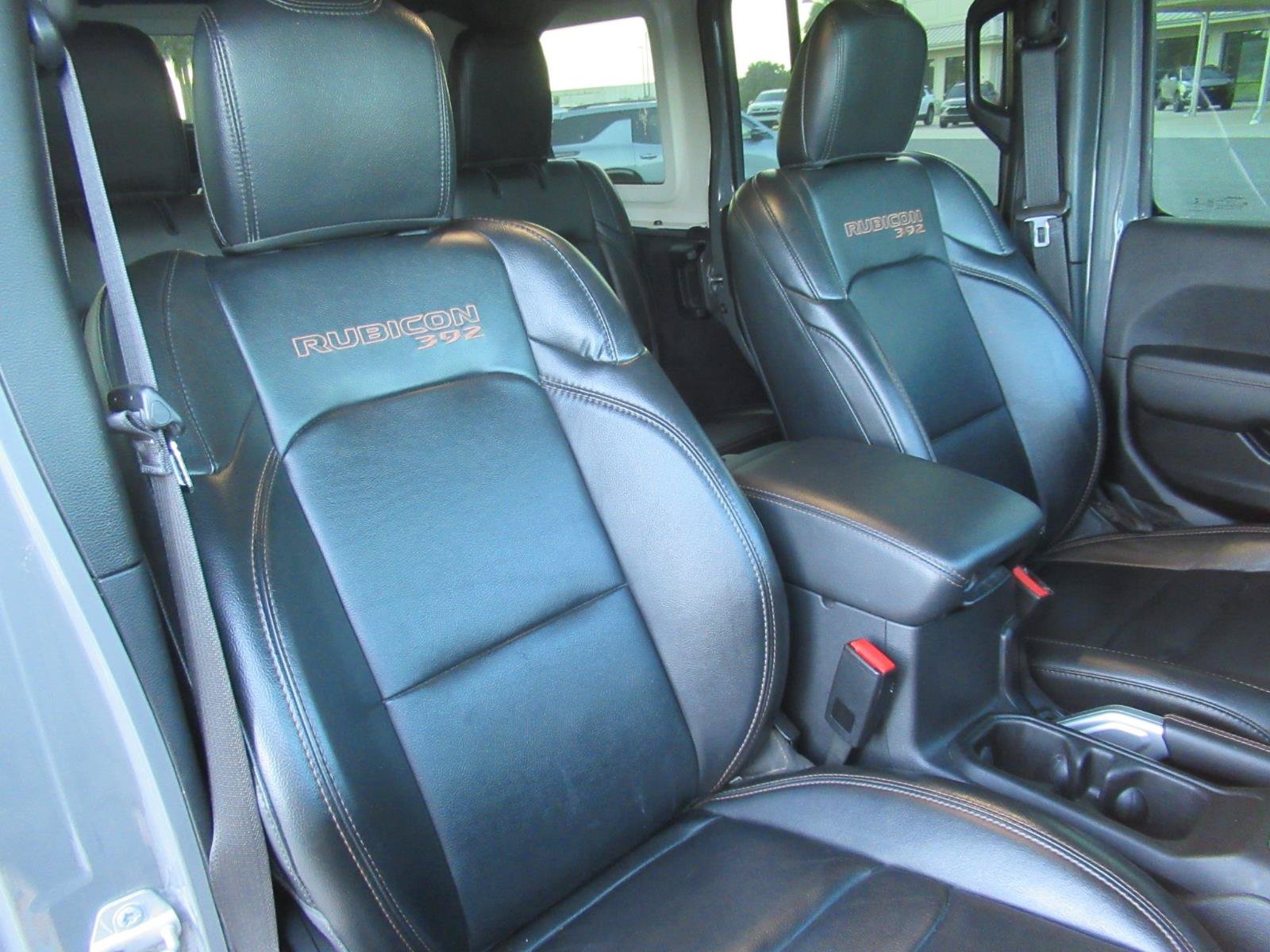 Used 2022 Jeep Wrangler Unlimited Rubicon w/ Dual Top Group AWD/4WD image 9