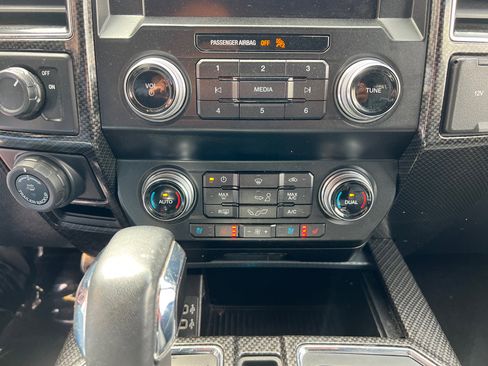 Used 2019 Ford F150 Lariat w/ Equipment Group 502A Luxury image 27