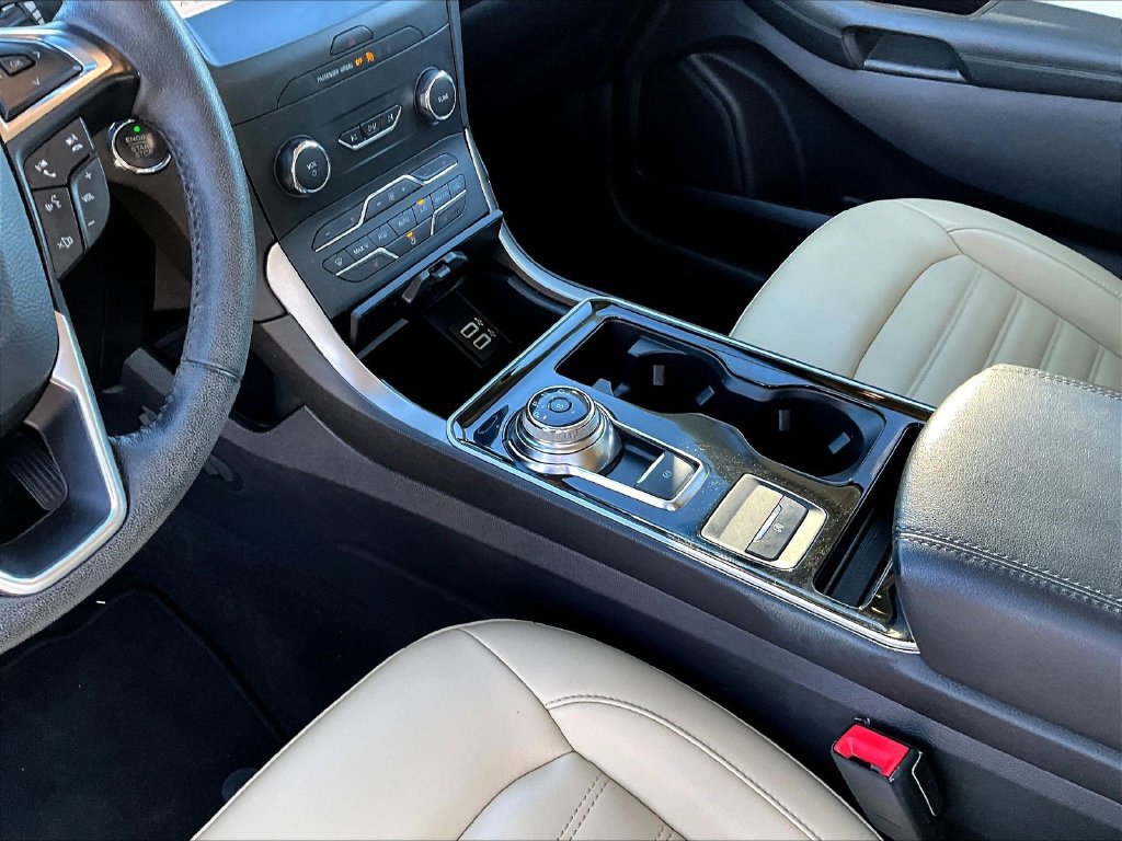 Used 2020 Ford Edge SEL w/ Convenience Package FWD image 22