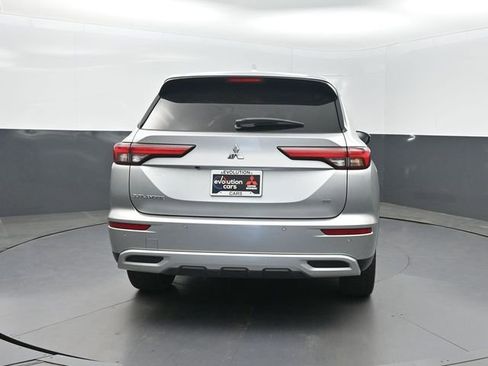 Used 2022 Mitsubishi Outlander SE AWD/4WD image 28