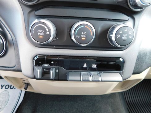 Used 2021 RAM 1500 Big Horn image 18